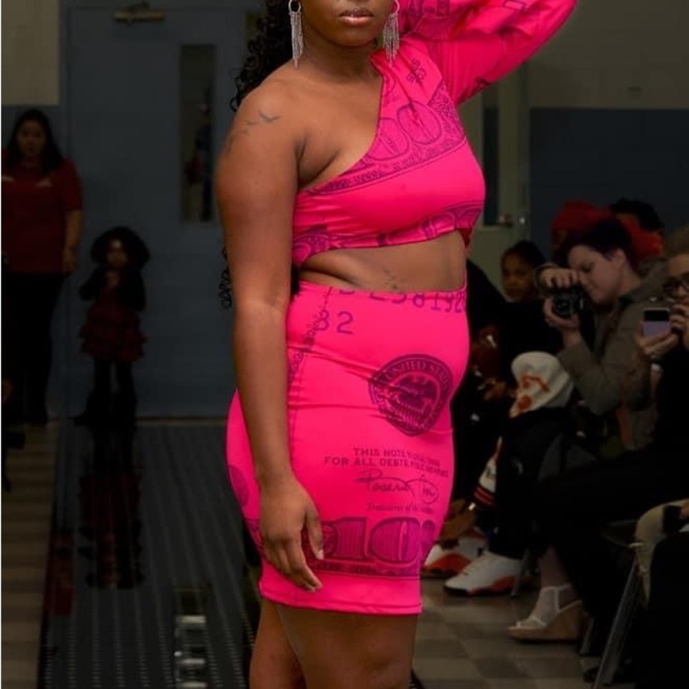 Money Dress - Picture 4 of 5
